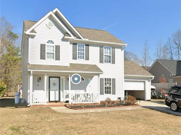 4384 Moat Dr, Winston Salem, NC 27105