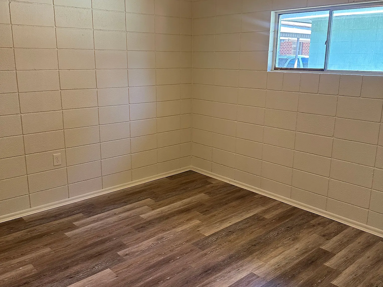 1 bed, 650 sqft, $700 — Photo 3