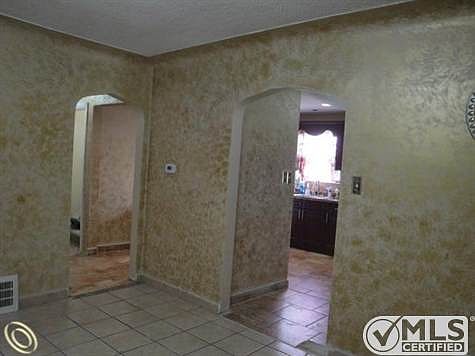 LIVING ROOM 1A.jpg