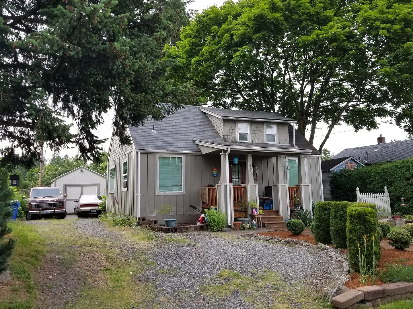3 bed 2 bath home! Easy freeway Access! Great Location! — Photo 2