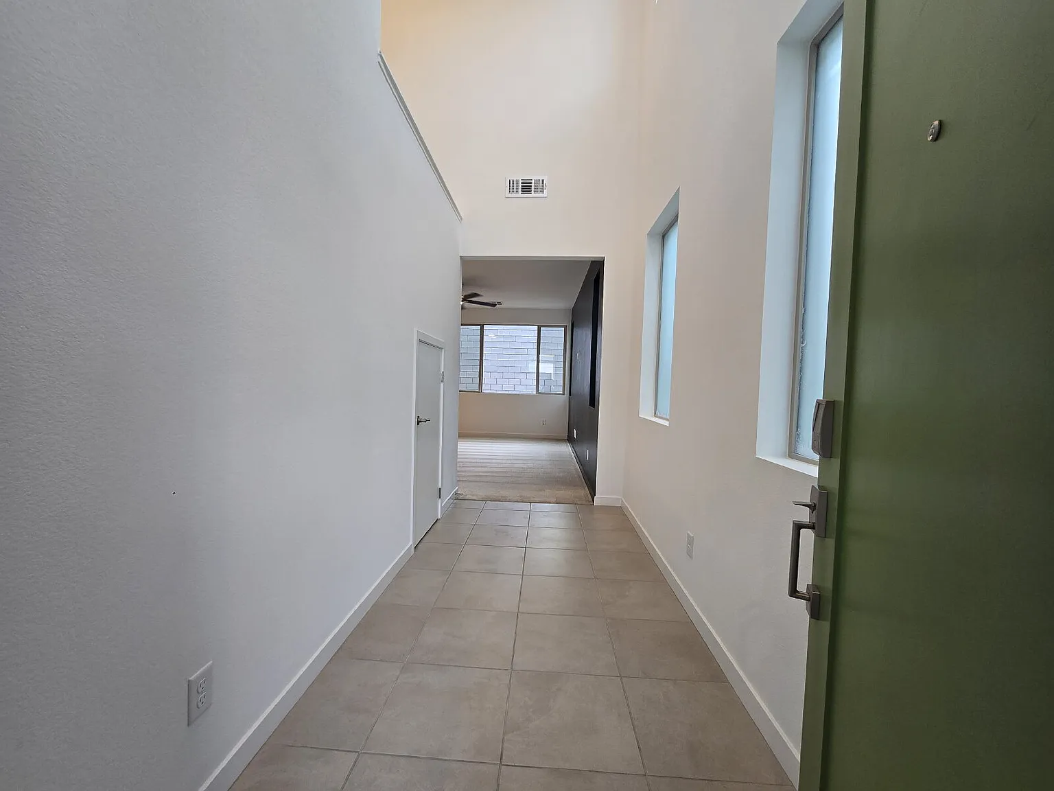 3 bed, 2.5 bath, 1677 sqft, $2,500 — Photo 3