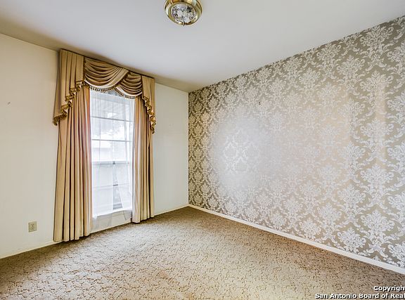 5th image of 3115 Manila Dr