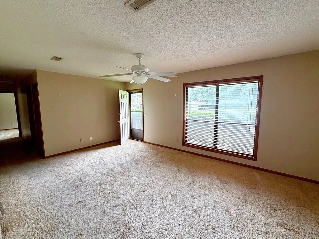 3 bed, 2.0 bath, $1,350 — Photo 2
