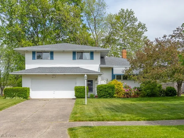 5705 Beacon Hill Dr, Seven Hills, OH 44131