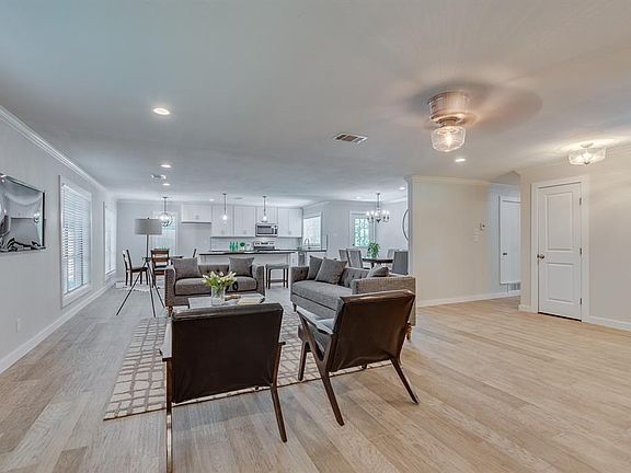 5th image of 331 Peninsula Dr