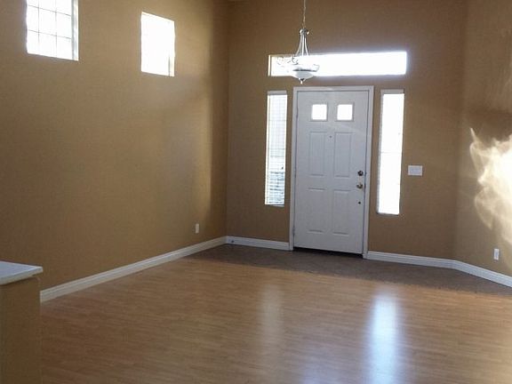 4th image of 3411 E Barrington Dr