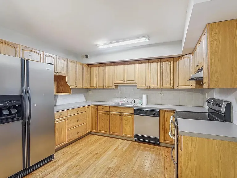 3947 Gloucester Ct — Photo 3