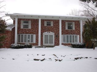 1422 Ox Yoke Dr, Flint, MI
