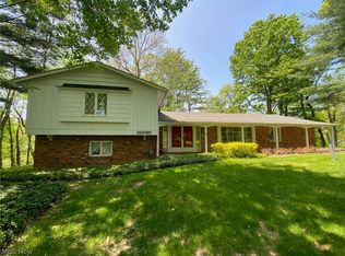 10000 Crestridge Dr, Chardon, OH 44024