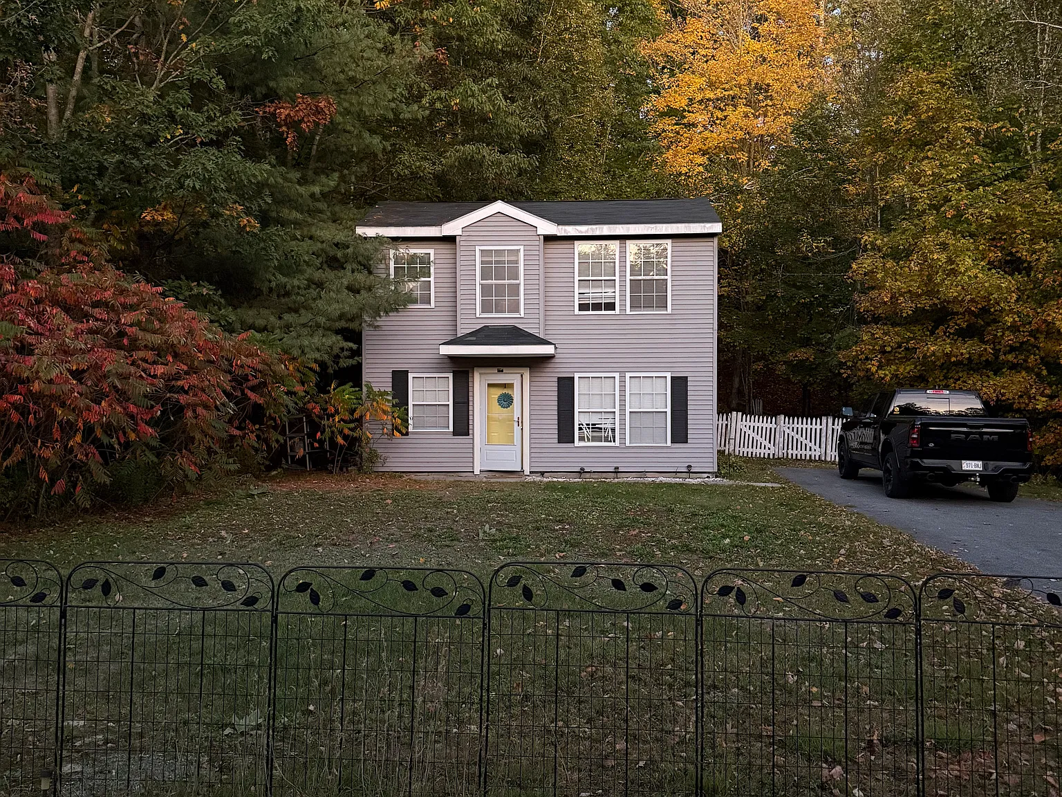 327 W Minot Rd — Photo 2