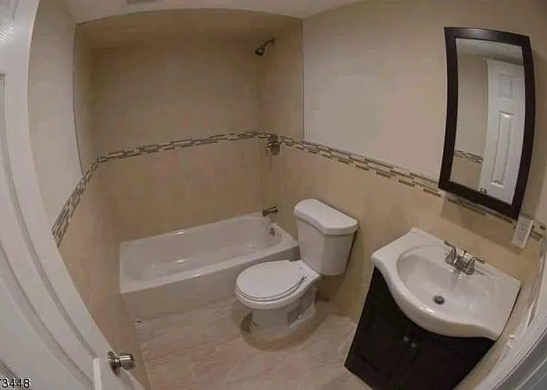 22 Dupont Pl — Photo 6
