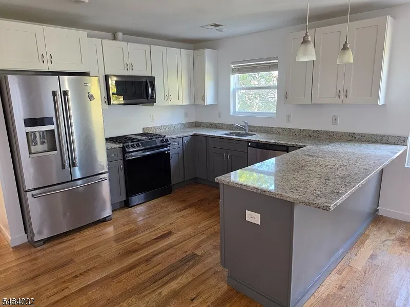 106 Grove Ter