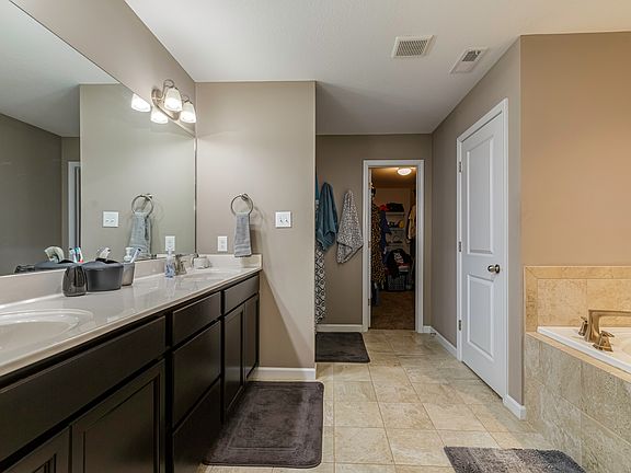 5th image of 2750 Lucky Leaf Ln