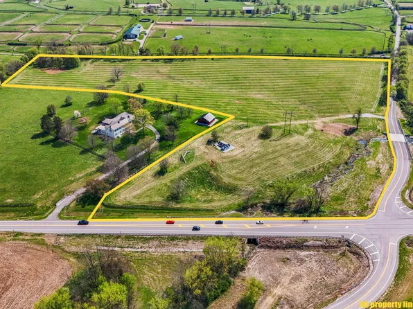 750 Elizabeth Station Rd, Paris, KY 40361