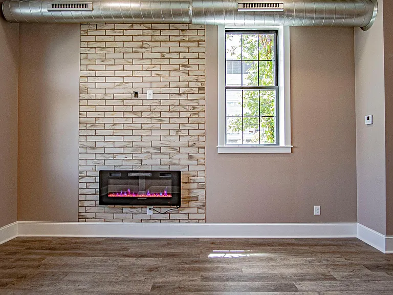 151 E Eagle St — Photo 48