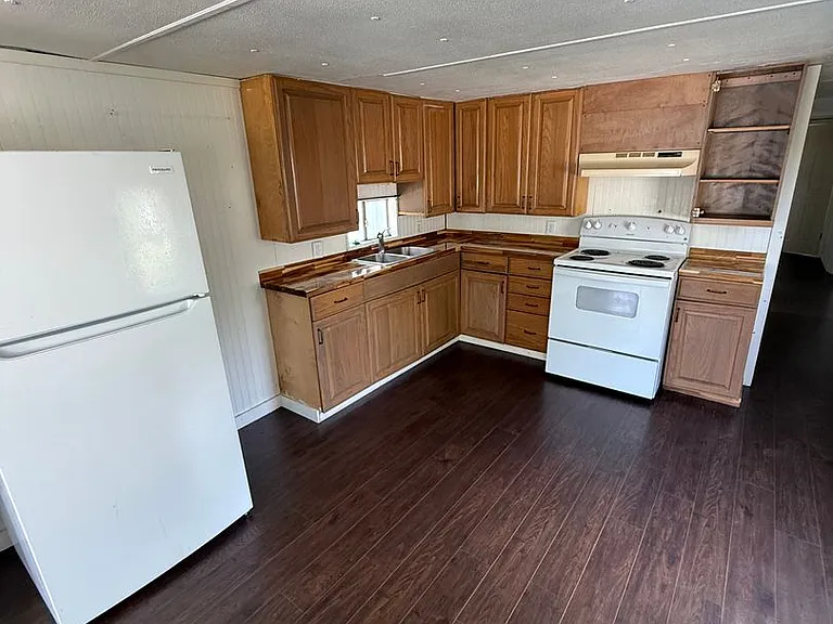 1040 Harding Blvd — Photo 2