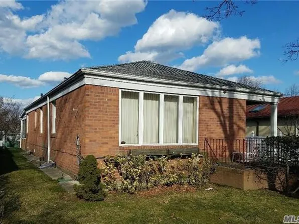 16711 71st Ave, Fresh Meadows, NY 11365