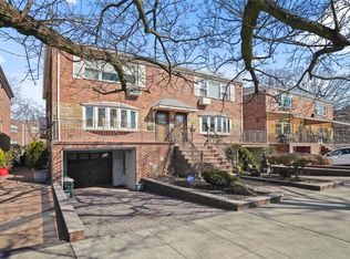 61-65 70th St, Flushing, NY 11379