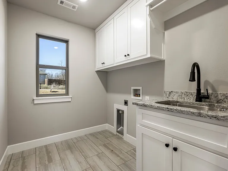 34 Taransay Dr — Photo 6