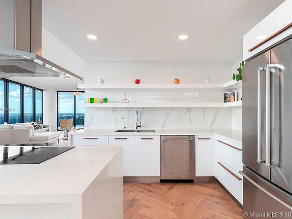 5th image of 601 NE 36th St APT 2601