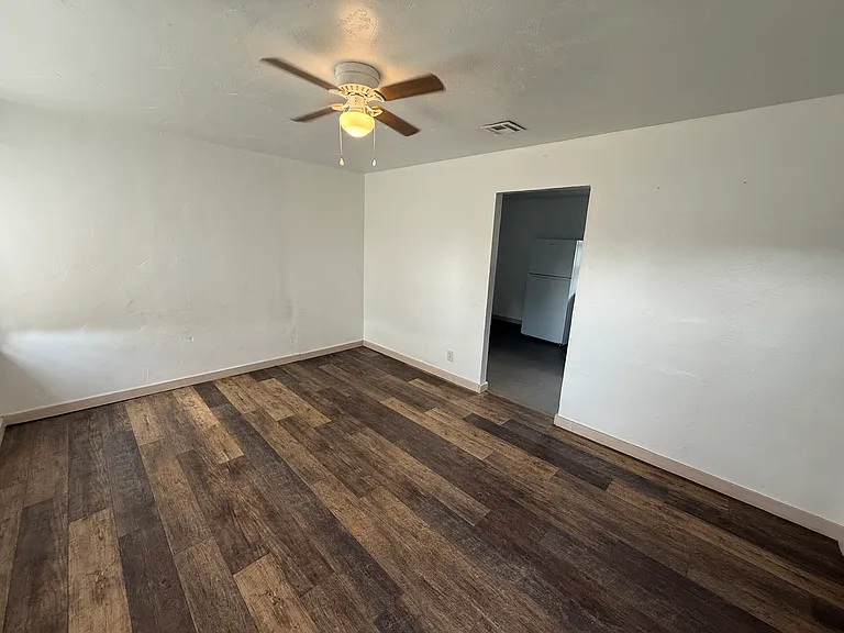 1009 S Wells St — Photo 2