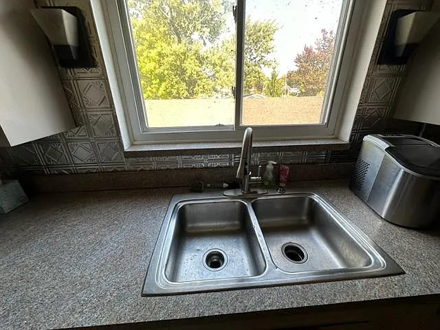 3704 E Lake Rd — Photo 6
