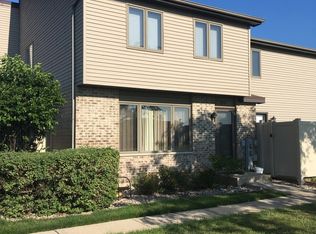 740 Lake Rd, New Lenox, IL 60451