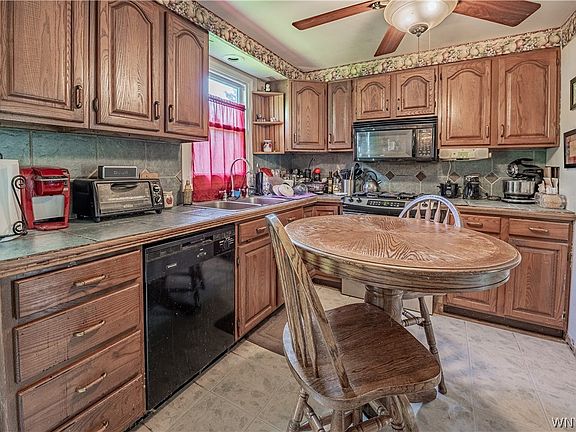 5th image of 80 Berehaven Dr