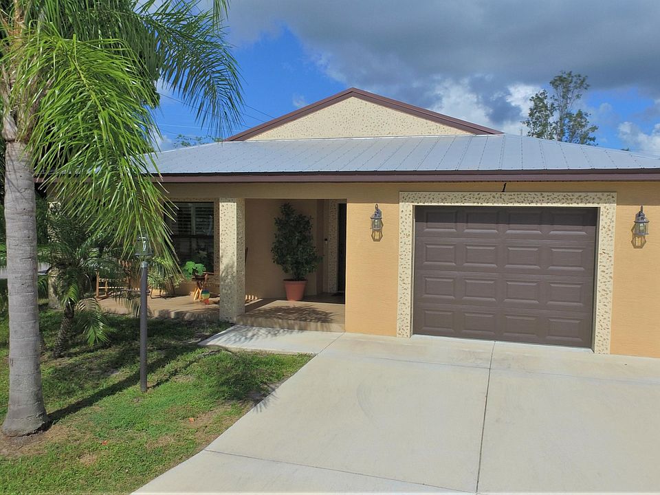 1st image of 1 Barcelona Ln