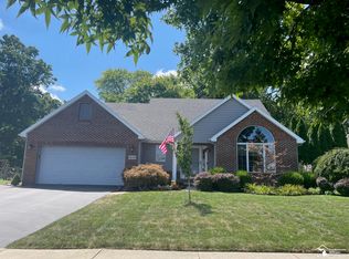 2559 Chapel Creek Dr, Lambertville, MI 48144