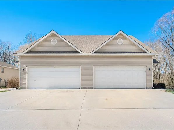 9450-9452 N Robinhood Ave, Kansas City, MO 64154