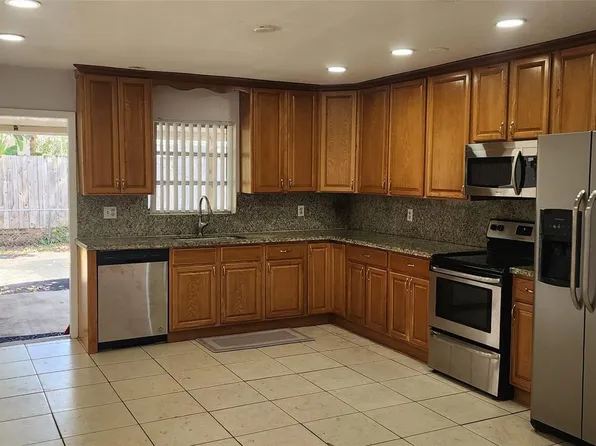 2005 SW 99th Ave, Hollywood, FL 33025