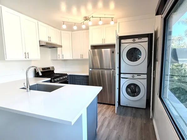 2033 Beachwood Dr, 2033 N Beachwood Dr APT 12, Los Angeles, CA 90068