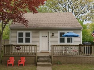5 Pinewood Dr, Shirley, NY 11967