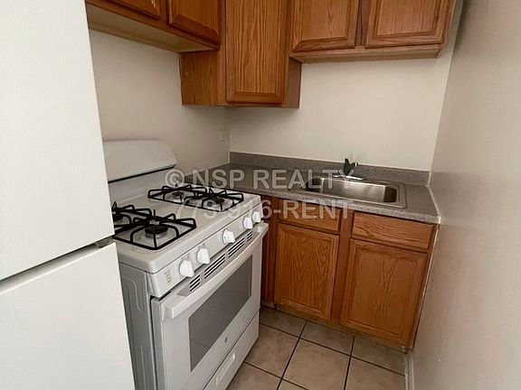 2nd image of 6830 N Sheridan Rd APT 266