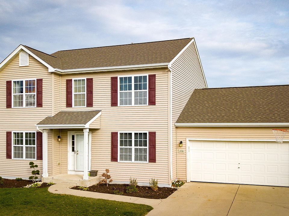 2430 Cedar Bluffs Dr, Slinger, WI 53086 Zillow