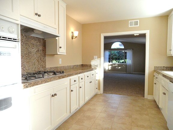 5th image of 15832 Sharonhill Dr