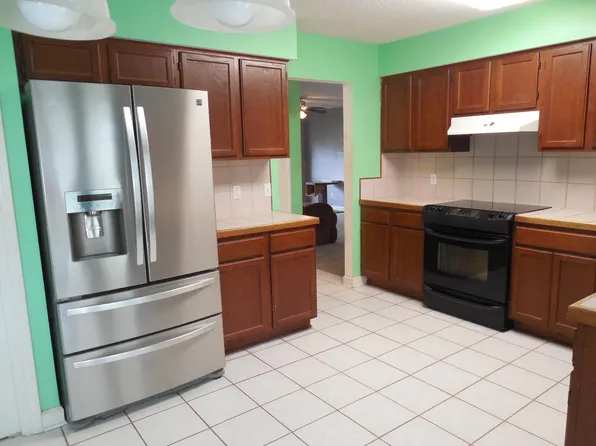 493 Springbrook Ln, Mary Esther, FL 32569