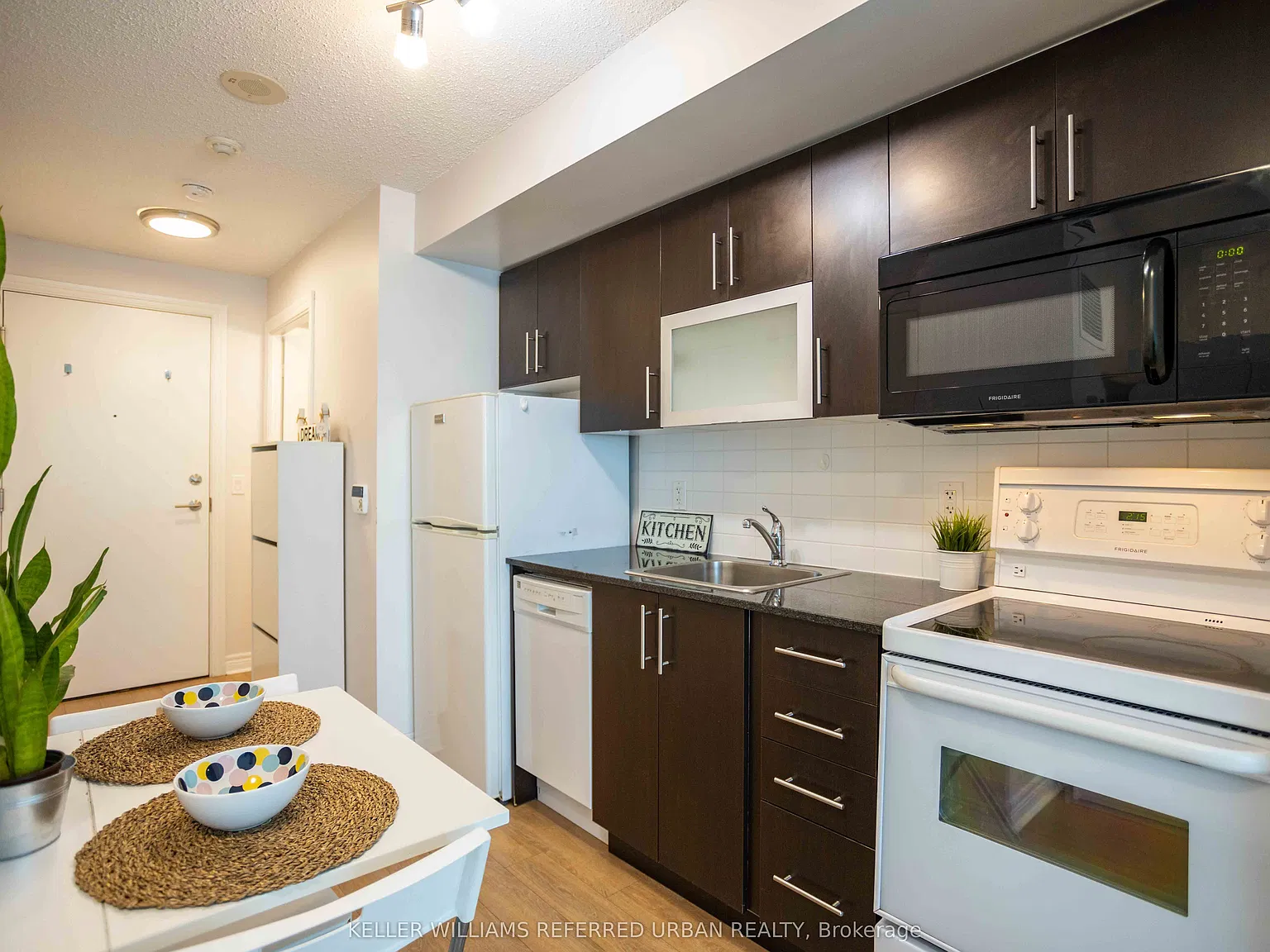 Studio, $1,950 — Photo 2