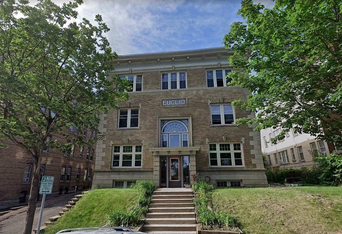 2 bed, 800 sqft, $1,300 — Photo 1