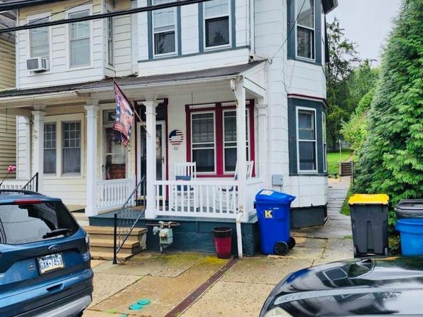 44 E High St