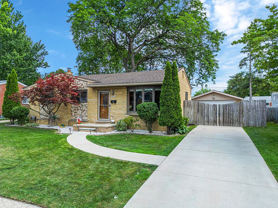 35572 Strathcona St, photo 6