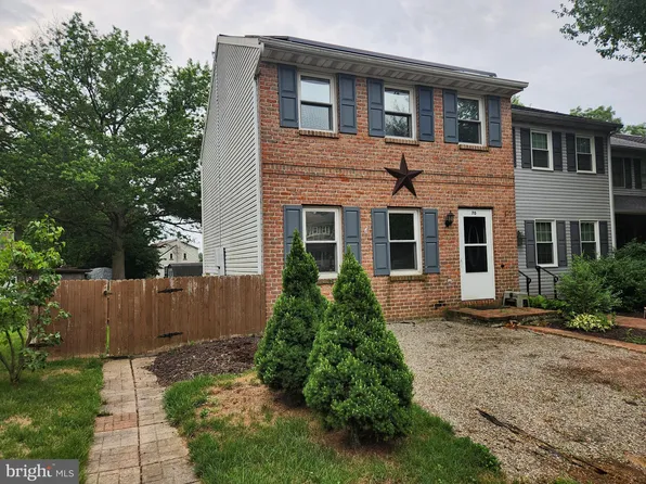 70 Brookfield Rd, Lititz, PA 17543