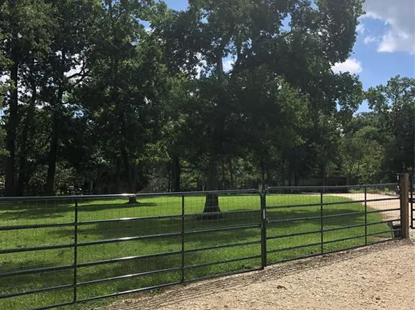 18524 Molk Rd, Willis, TX 77378
