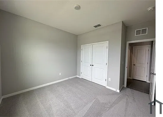 4 bed, 2045 sqft, $3,300 — Photo 4
