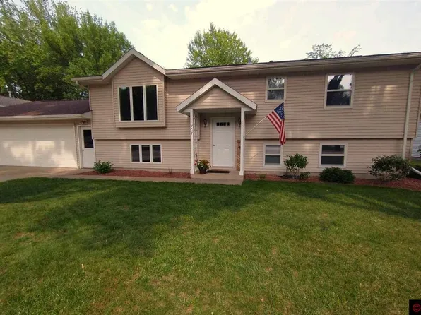 907 2nd Ave SE, Sleepy Eye, MN 56085