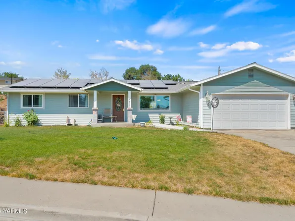 213 Palmer Dr, Selah, WA 98942
