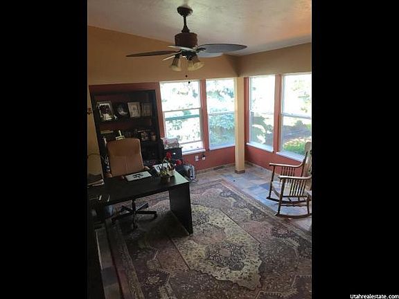3rd image of 502 E Meadow Hill Dr