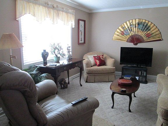 5th image of 5292 Rosemont Dr