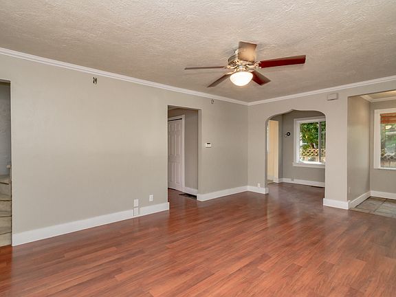 3rd image of 108 Arvon Ave